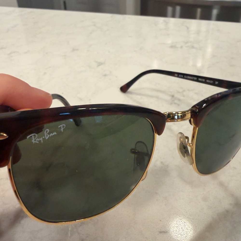 Women’s Ray Ban polarized sunglasses - Picture 4 of 4